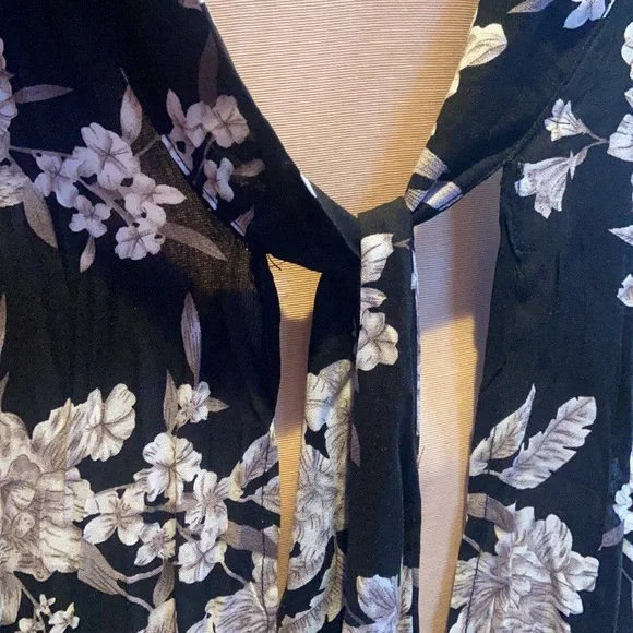 Spiritual Gangster Maya Black Floral Tie Front Kimono Robe OS - Picture 6 of 10